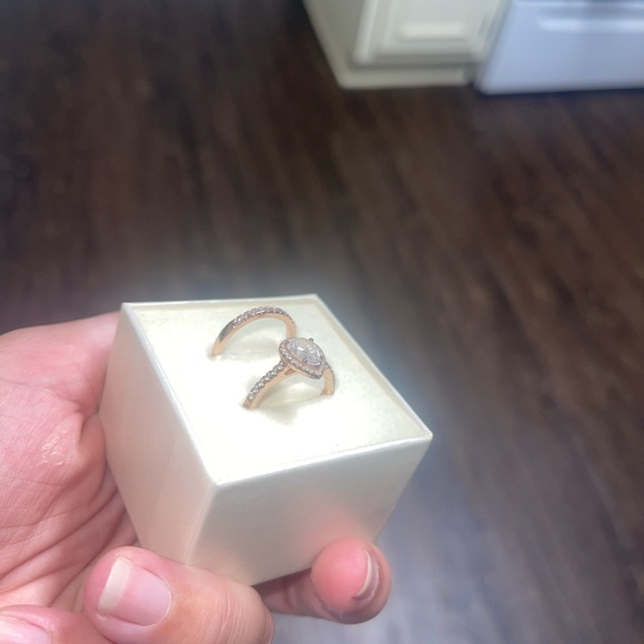 Elegant Rose Gold Teardrop Ring